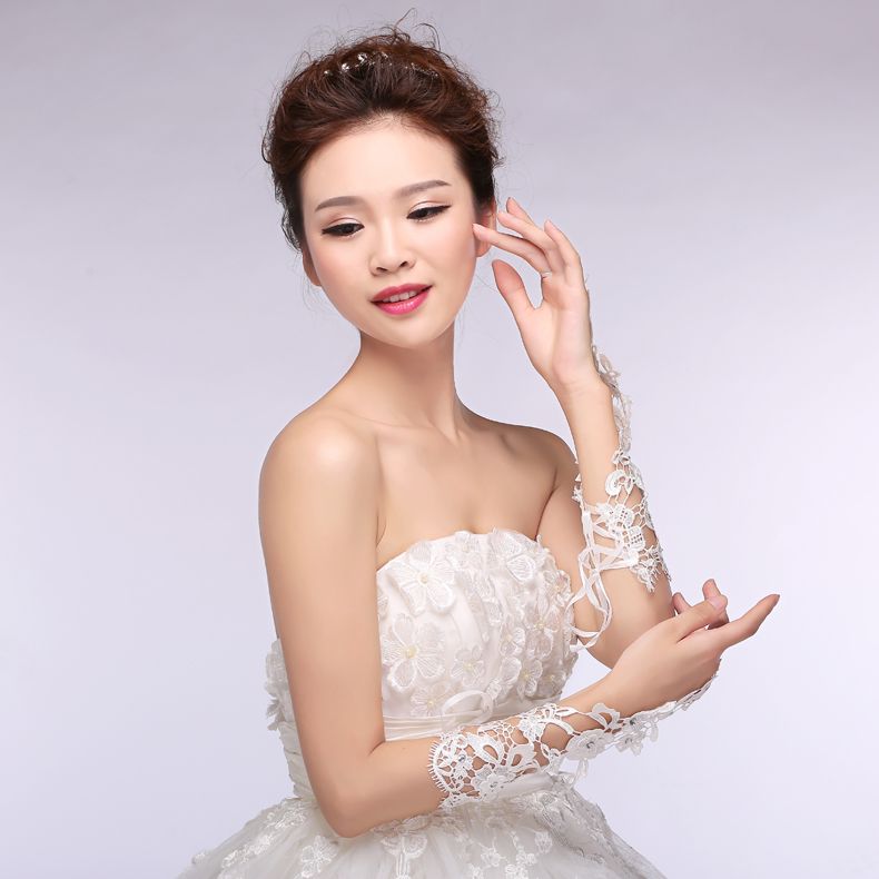 Charmig vit sexig spets brudhandskar bröllopsklänning tillbehör applique fingerless kristaller aftonklänning handskar brud accessor9156203