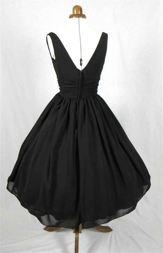 An Elegant 50s Style Cocktail Dress ...