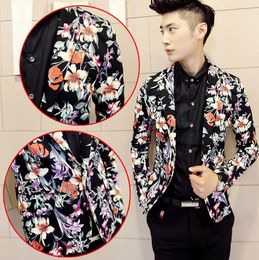 Venta al por mayor-2014 Hot Men Fashion Charming Floral Lily Cotton Traje de diseñador, Un botón Slim Fit Casual Blazer Blazer Abrigo