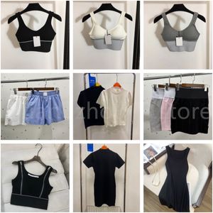 Haute qualité Designer Sports Bra Mode Vêtements T-shirt Chemises tricotées pour femmes Noir Blanc 22015