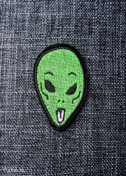 Alien Size4656cm Badge de patch en tissu diy Badges mignons brodés Iron hippie sur des plaques de dessins animés pour enfants pour vêtements autocollants4783322