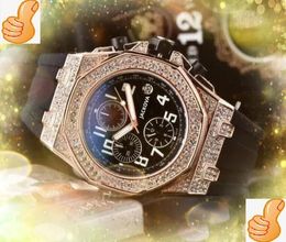 Tous les cadrans fonctionnent Montres chronomètres pour hommes célèbres Anneau de diamants Horloge fonctionnelle complète Ceinture en caoutchouc en acier inoxydable Calendrier à quartz Lunette arc-en-ciel Super montre prix le plus bas
