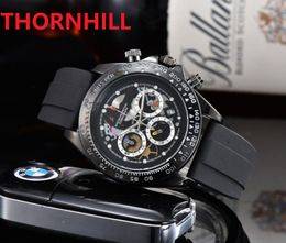 Tous les cadrans Works Stopwatch Men Watch Luxury Black Blue Rubber Silicone Tape Watchs Calendar Top Brand Quartz Wristwatch Crime Premium