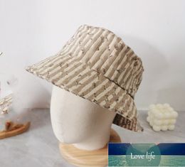 Chapeau de bassin avec lettres de fleurs foncées, assorti avec tout, tendance, décontracté, pour hommes et femmes, Couple, même Style, à grand bord, résistant au soleil