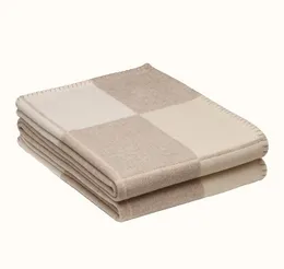 All-match lettre cachemire Designer couverture laine douce écharpe châle Portable chaud Plaid canapé-lit polaire tricoté King Size