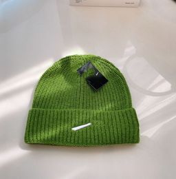 All-Match-Strickmütze mit Buchstaben-Stickerei, koreanischer Stil, passend zu Wollmütze für Männer und Frauen, warmhaltende und kältebeständige Ohrenschützer-Mütze, Beanie-Mütze