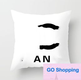 All-Match Pillow Case Logo Logo Abordable Luxury Style Square Fashion Salon Sofa Couverture d'oreiller en peluche courte Marque célèbre