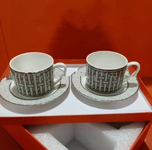 Tasse à café en porcelaine entièrement en porcelaine et soucoupe Bos Mug Chine Mark Mosaic Design Aperline dans Gold Tea Tass and Sauversset