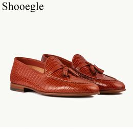 Scarpe eleganti da uomo in stile modello alligatore Scarpe eleganti da uomo in pelle con nappe di alta qualità