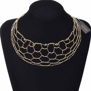 Legering Bib Collar Gold Choker Ketting Verklaring Hollow Kettingen Bangle voor Dames Feestartikelen Mode-sieraden Set