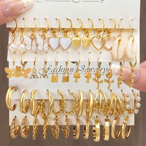 Alloy Love Pearl Snake papillon Lock Scrock Ellle Boucle créative de cartes personnalisées Boucles d'oreilles de 12 pièces