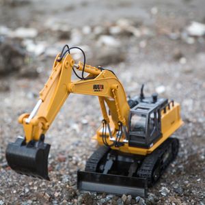 HN510 11 canaux RC Excavator Digger Toy, modèle en alliage moulé sous pression, rotations à 680 °, taille à l'échelle 1:16, lumières sonores, cadeaux de Noël pour enfants, anniversaire de garçon