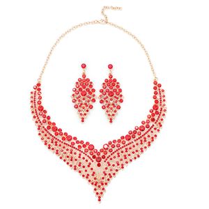 Chaîne de clavicule pour femmes en alliage avec tempérament noble Tempérament European et American Retro Hights Crystal Gemstone Collier Collier Oreilleur