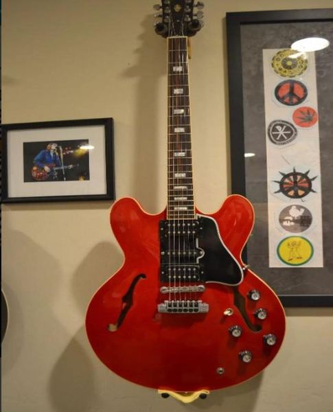 Alvin Lee Signature Big Red 335 Semi Hollow Body Jazz Guitar Bloque de guitarra Inlay de 60S Pickup Hsh Pickup Hardware6217621