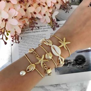 Alyxuy 5 stks / set Ocean Style Gold Chain Shell Pearl Armband Set voor Vrouwen Boheemse Starfish Chain Charm Armband Sieraden Gift Q0719