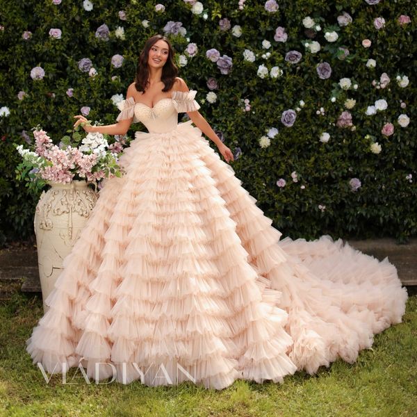 Incroyable robe de bal robes de mariée perlée à plusieurs niveaux robe de mariée chérie décolleté balayage Train Tulle robe de mariée pour la mariée