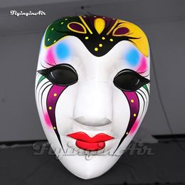 Verbazingwekkende gigantische artistiek opblaasbaar Venetiaans maskermodel Hangende lucht blaas clown head ballon op met 2 gezichten voor Halloween Carnival Stage Decoratie