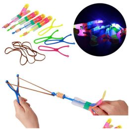 Incroyable lumière LED flèche fusée hélicoptère rotatif jouets volants catapt jouet Up enfant fête faveur amusant cadeau élastique livraison directe