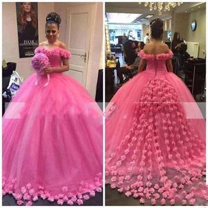 Geweldig van Schouder Baljurk Trouwjurken Heet Roze Handgemaakte Bloemen Applicaties Tule Puffy Bruidsjurken Saoedi-Arabische bruiloft vestidos