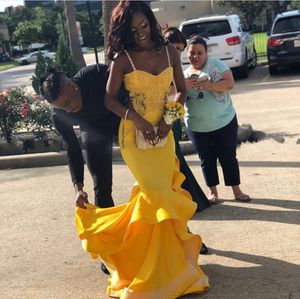 Incroyable Ruffle Jaune Sirène Robes De Bal Filles Noires 2019 Spaghetti Dentelle Broderie Perlée Femmes Sud-Africaines Robe Occasion Spéciale