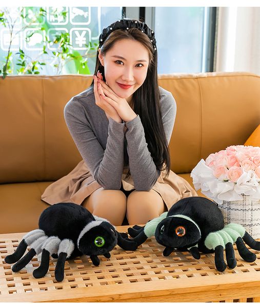 Nouveaux jouets en peluche simulent une grande araignée poupées drôles accessoires poupées hommes et femmes cadeaux d'halloween