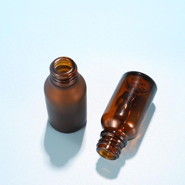 Amber et givrer des bouteilles de compte-gouttes en verre 15 ml pour l'huile e-liquide