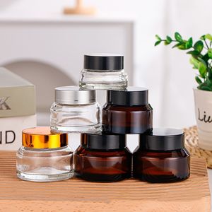 Amber Brown Glass Cream Jars 15g 30 g 50g cosmetische potten Refilleerbare flessen met witte binnenkant van de binnenkant en zwarte gouden deksels