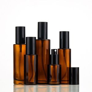 Amberkleurige glazen pompflessen Platte schouder Hervulbare spuitfles voor serum Essentiële olie Parfum Lotion 30 ml 50 ml 80 ml 100 ml Chdbk