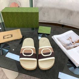 American 2021 European Designer's Dames Anti Slip Slippers Luxe en comfortabel PU -materiaal