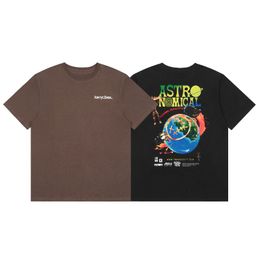 Camiseta de manga corta con dibujos animados de graffiti de la marca de moda estadounidense con medias mangas de alta calidad, modernas e informales, para hombres y mujeres