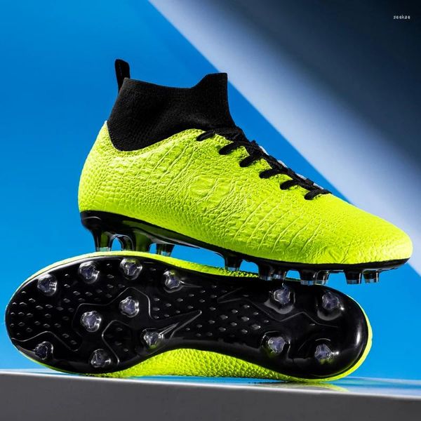 Chaussures de football américaines de haute qualité des bottes de football à tendance garçons unisexes ultra légères jeunes sports extérieurs printemps 2024