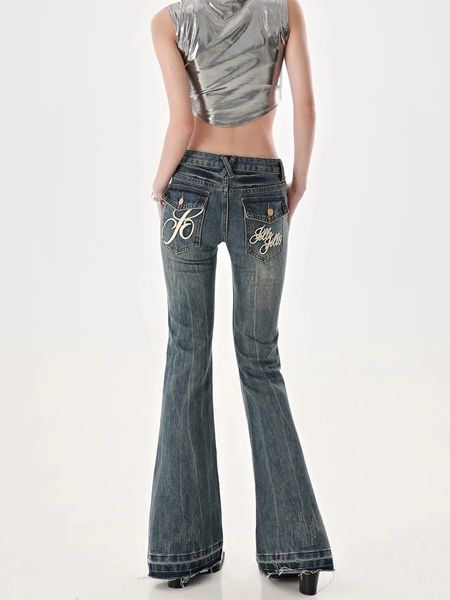 American High Street Spicy Girls Low Taist Jeans Femmes Automne Vintage Y2K Design Sense Slim Fit Tobe Straight Tube Micro Flare Pants 240527