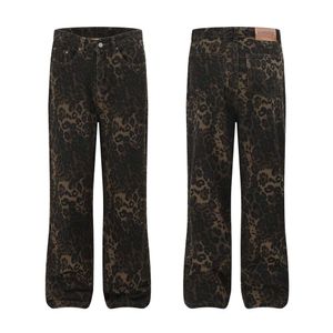 American Street Fashion Impression complète Leopard Imprimé jean en jean lavé avec des manches lâches et droites pour un effet minceur, un pantalon de base polyvalent