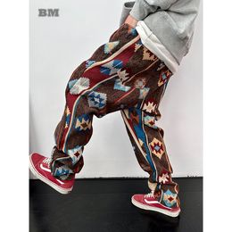 Streetwear américain motif géométrique pantalons décontractés hommes vêtements Style ethnique Jacquard Cargo pantalon Harajuku haute qualité pantalon 240104