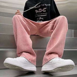 High Street in Amerikaanse stijl gewassen roze jeans voor mannen, losse en rechte stijl trendy merk stiksels met een gevoel van draperen, Instagram werkkleding broek voor mannen