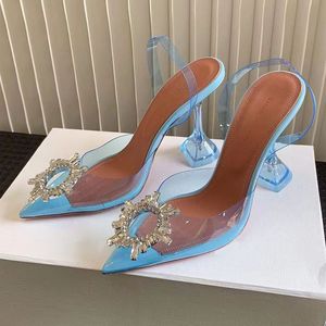 Amina Begum Sandalia con eslinga de vidrio 9,5 cm Rosle adornado con cristales Zapatos de tacón de PVC Zapatos de tacón Sandalias Diseñadores de lujo para mujer Zapato de vestir Zapatos de boda Zapatos de fiesta Noche