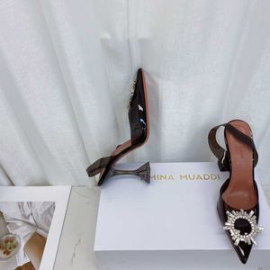 Amina Muaddi Begum Bembels-Embellised Femmes Dress Shoe Buckle Taches Pumps Chaussures Talons Sandals Designers de luxe Slingback 8812ess6
