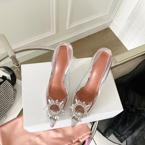 Amina muaddi zapatos de vestir de diseñador zapatos de vestir tacones altos Begum con adornos de cristal zapatos bajos de PVC carrete vestido de noche de lujo para mujer tirantes sandalias de tacón de aguja