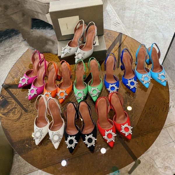 Amina Muaddi Zapatos de vestir Sandalias Satén puntiagudo Slingbacks Begum Bowknot Mariposa Bowtie Bombas Crystal-Girasol Zapato de tacón alto 10 cm Diseñador de mujeres A5CB #