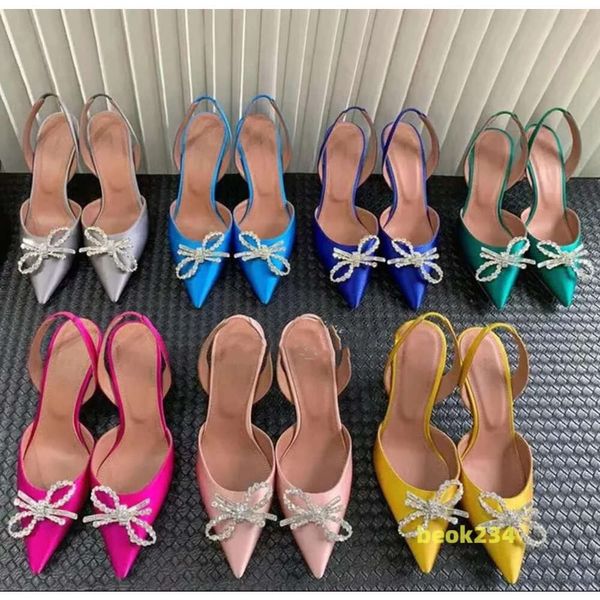 Amina Muaddi Zapatos de vestir Sandalias Satén Slingbacks puntiagudos Bombas con pajarita Zapato de tacón alto Crystal-suower 7cm Fiesta de diseñador para mujer