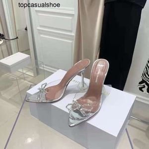 Amina Muaddi Italie Rosie Slippers Mules Glass Shoes Transparent PVC White Crystal Bow Sandals Saison de mode