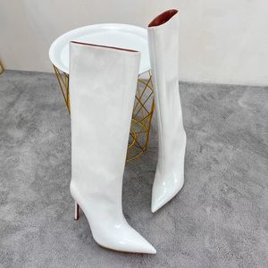 Amina Muaddi Cuero de alta calidad Botas de tacón de aguja para mujer Botas de patente de invierno Zapatos de diseñador de marca de lujo Mujeres Resbalón en calzado de fábrica de tacón alto sexy 9byb