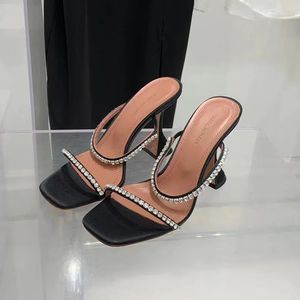 Amina Muaddi Rose Red Sandals 95 mm Crystal verfraaide riem spool hakken hiel voor slipper vrouwen zomer luxe ontwerpers schoenen sandalen met doos 0003