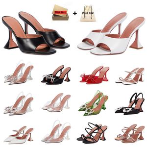 Amina Muaddi Sandale Crystal Fleur Sangle de sangle ornée Mules Chaussures habitants Satin Satin à talons Clear Toe Shoes