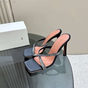 Amina Muaddi Sandales Adriana High Quality Satin Crystalmbellifhed Silk Mules Slipper Stiletto High Heels Sandals Designer Womens Slip on Evening Party Shoes Facts
