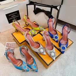 Amina muaddi Sandalias Zapatos de tacón Slingbacks puntiagudos de satén Bombas con pajarita Zapatos de boda de fiesta de diseñador de girasol de cristal para mujer
