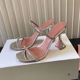 Amina Muaddi Sandals Pantres pour femmes 95 mm talon Crystal Embelli Gilda Sangle Bouetche Talons Summer Designer Chaussures Party