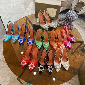 Chaussures de robe de mariée Amina Muaddi 7cm 10cm Begum Bowknot papillon PVC Pompes High Talons Diamond Shine Sandals Sandales Femmes transparentes Femmes Crystal Shoe