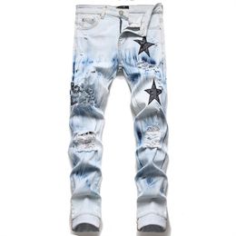 Jeans de diseñador para hombre jeans negros para hombre jeans holgados para hombre Jeans para hombre Letra de motocicleta Bordado de estrellas Pantalones de motociclista Hip Hop Patchwork rasgados para marca de tendencia Pantalón para hombre flaco