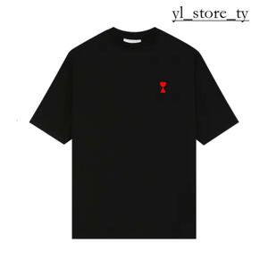 AMIS 2024 Nouvelle broderie T-shirts pour hommes Designer de luxe AMIS T-shirt Men Trendy Tshirt décontracté de haute qualité